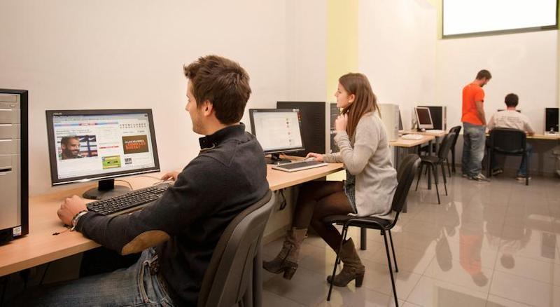 Appartamento Residencia Estudiantes Onix Barcellona Esterno foto